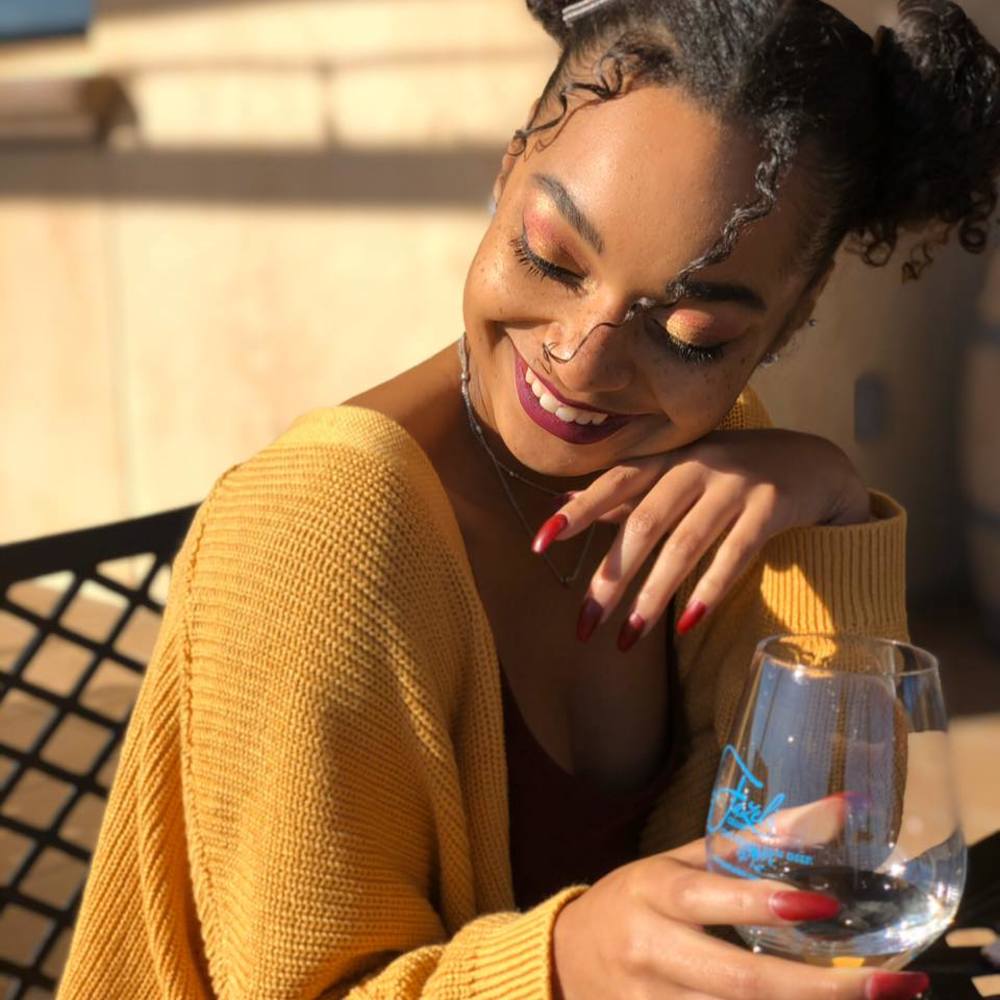 Meet your Posher, Cee